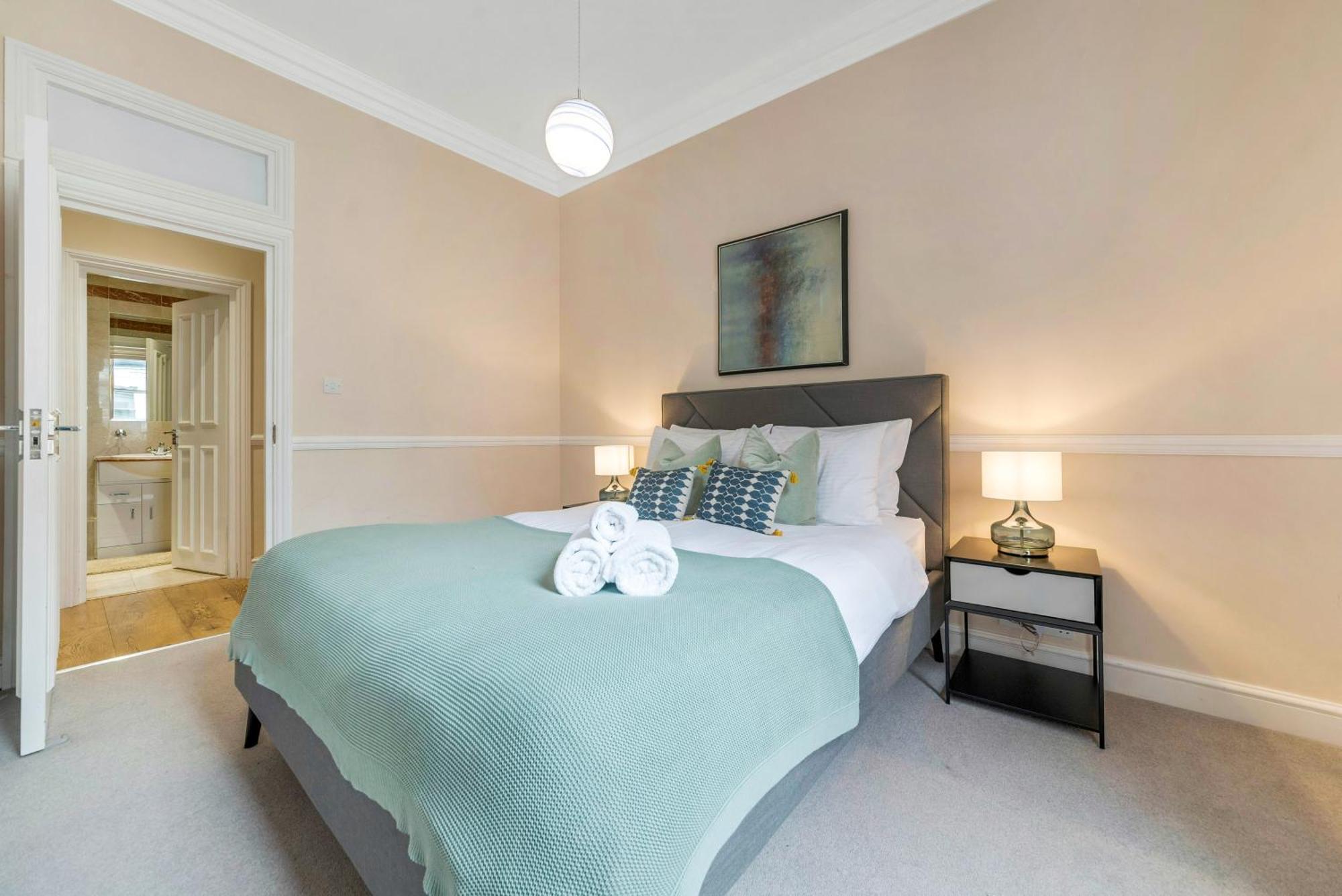 Spectacular 3 Bed In Berkeley Sq Mayfair ロンドン エクステリア 写真