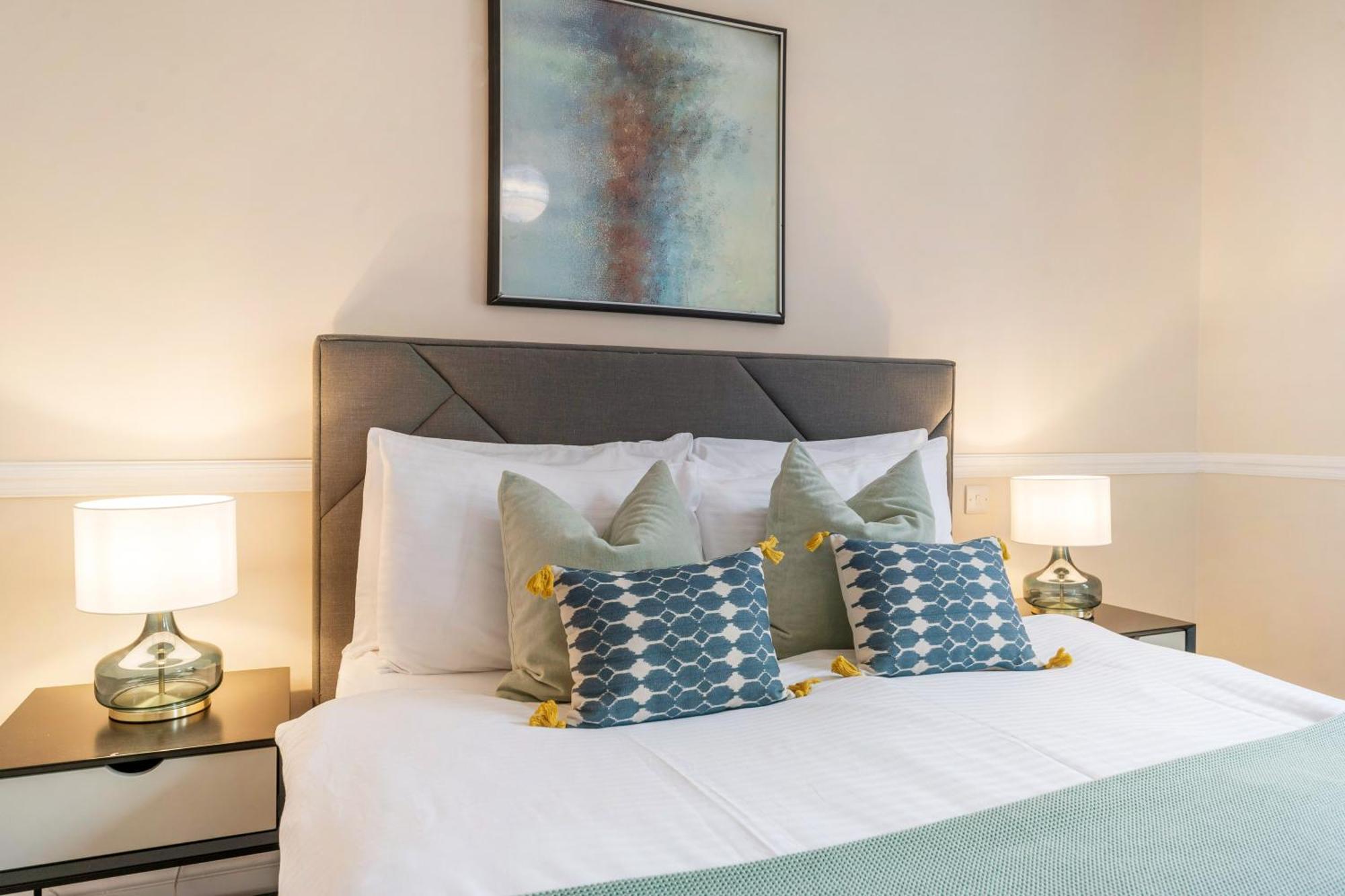 Spectacular 3 Bed In Berkeley Sq Mayfair ロンドン エクステリア 写真