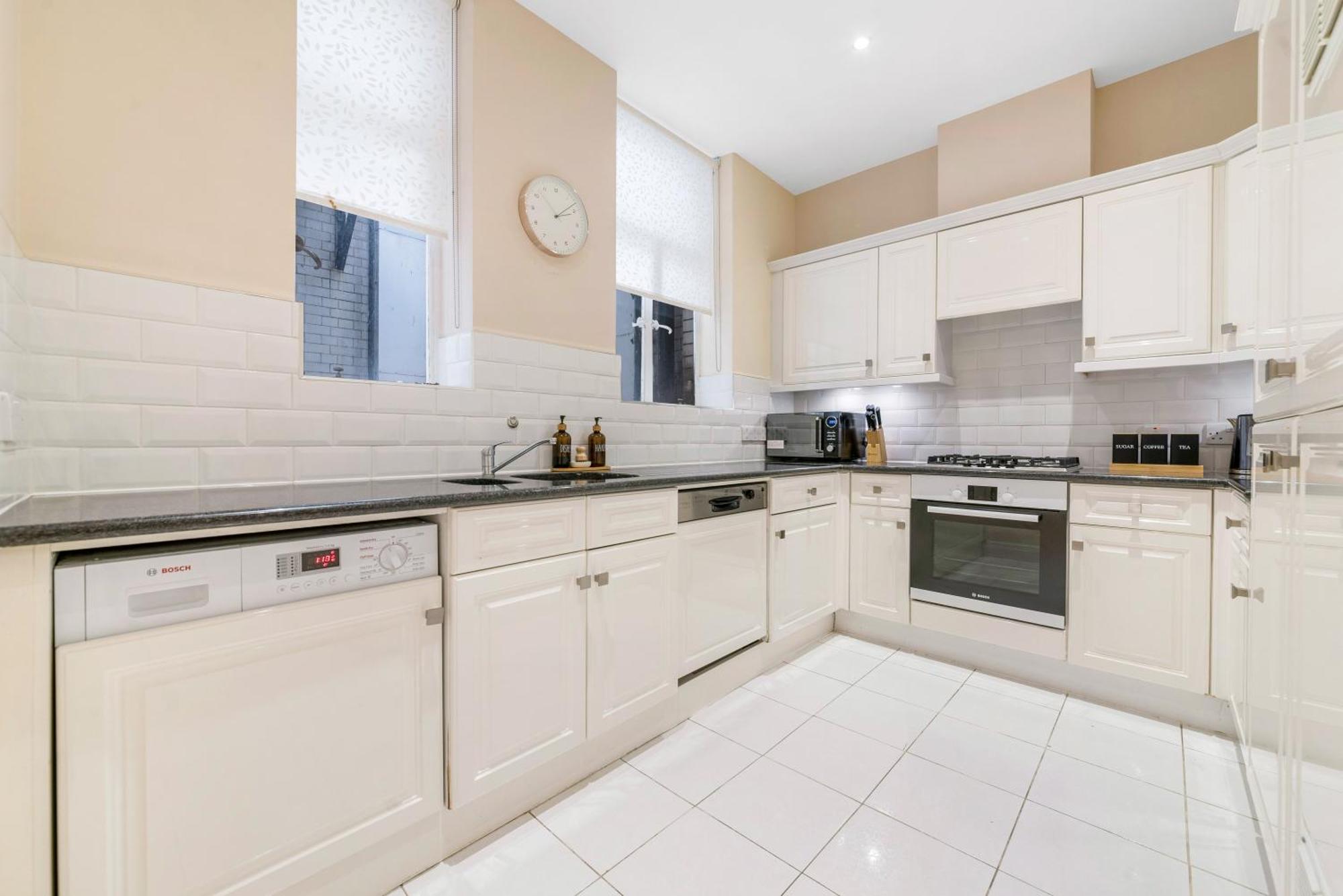 Spectacular 3 Bed In Berkeley Sq Mayfair ロンドン エクステリア 写真